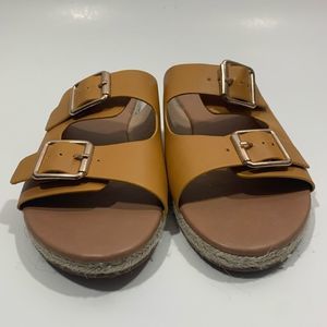 Comfort by Alexis Bendel buckle sandals sz 10